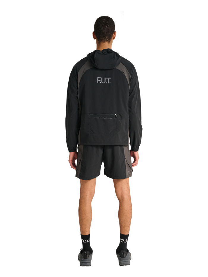 HALO DIVISION JACKET, BLACK, model