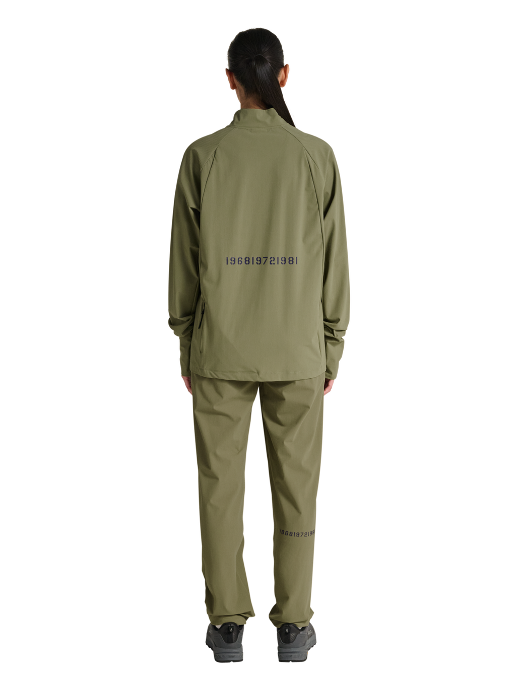 HALO AIR HALF ZIP SHIRT, MERMAID, model