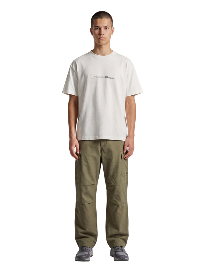 HALO GRAPHIC BOXY T-SHIRT, MARSHMALLOW/WILD LIME, model