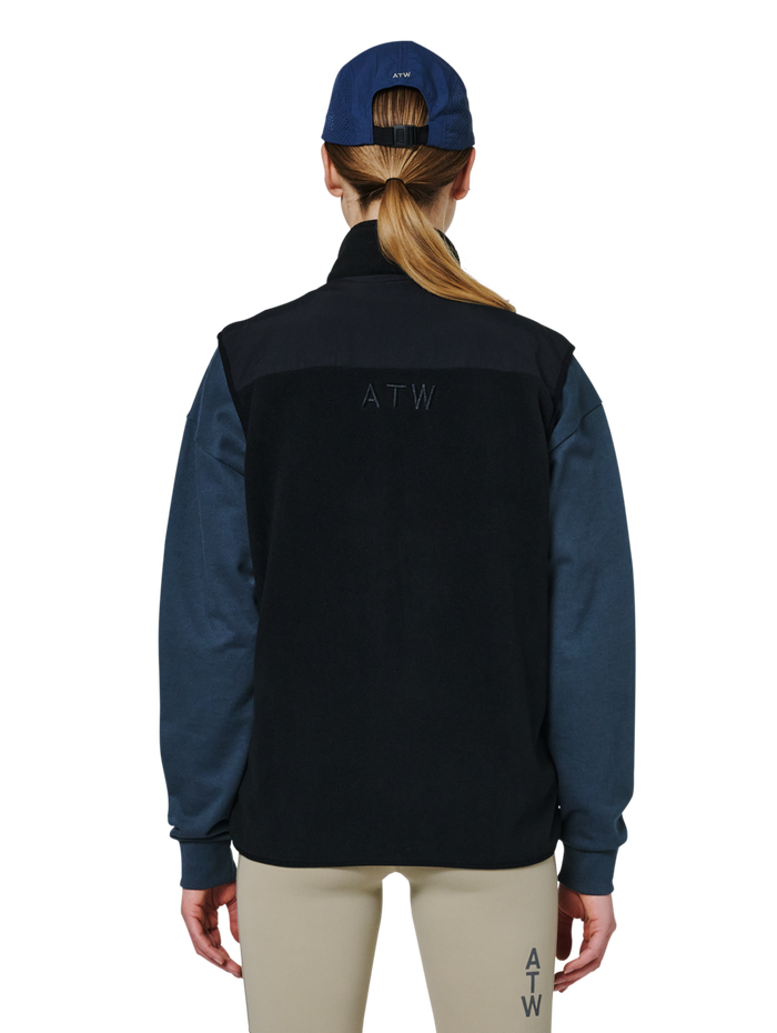 HALO BLOCKED FLEECE VEST, BLACK, model
