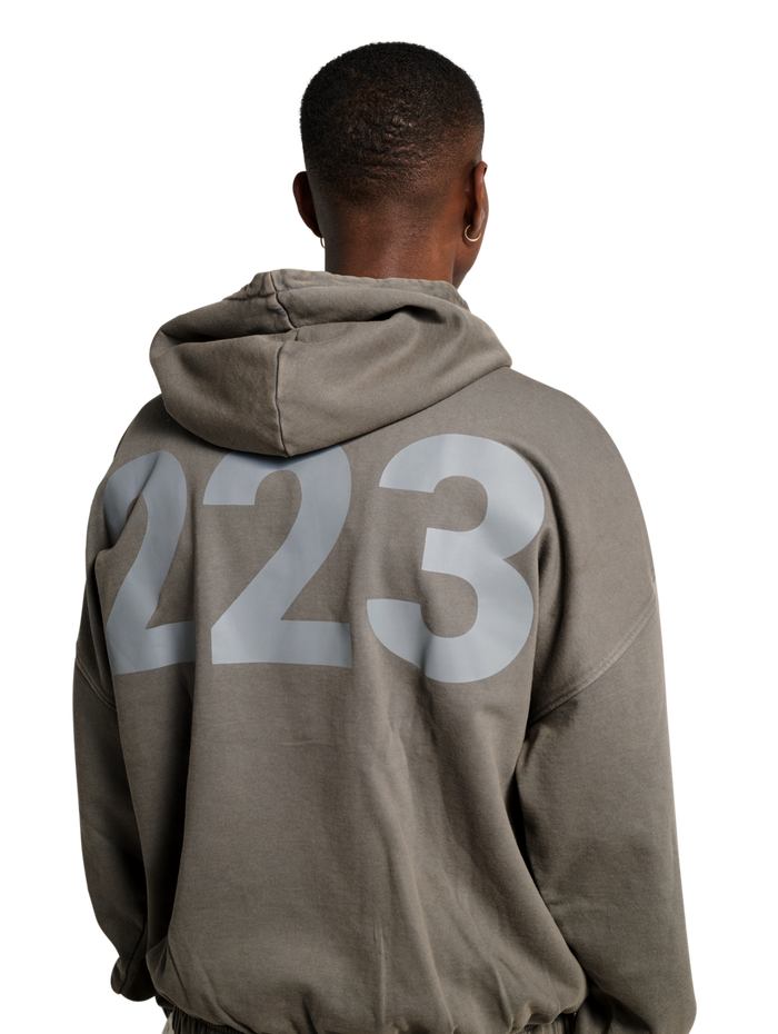 HALO DHOBI BOXY HOODIE, GUNMETAL, model