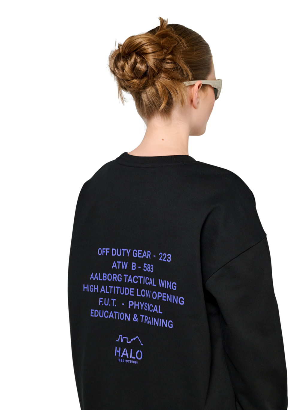 HALO GRAPHIC BOXY CREW, BLACK/BLACK, model