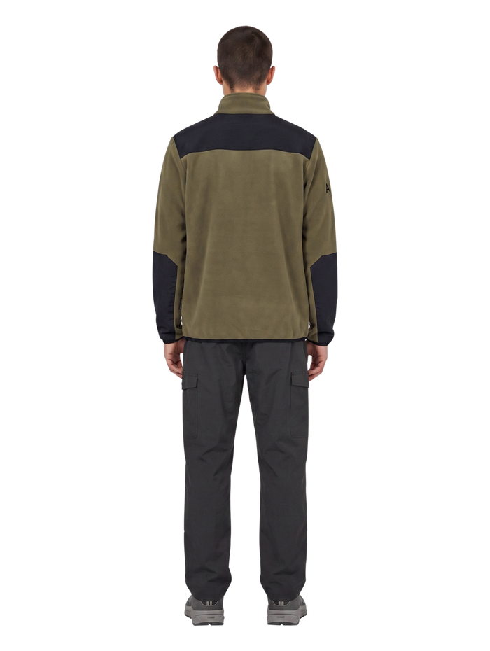 HALO BLOCKED ZIP FLEECE, CAPERS, model