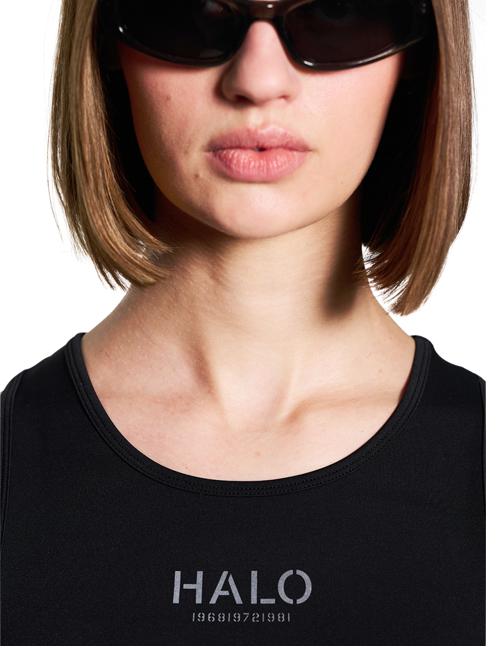 HALO WOMEN TRAINING TOP, BLACK, model