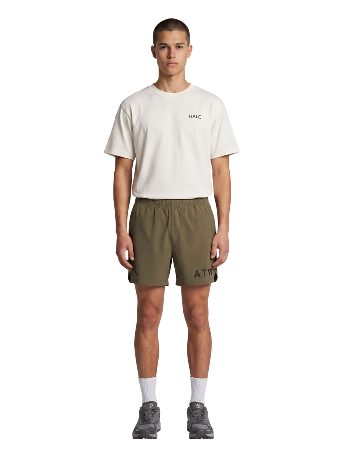 HALO SHORTS, CAPERS, model