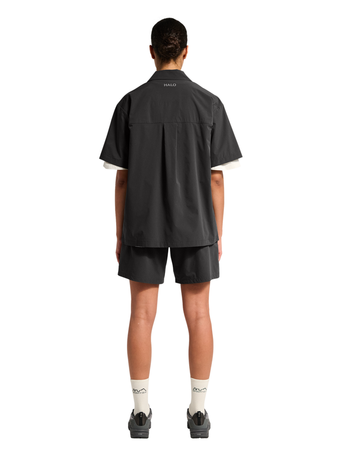 HALO DIVISION SHIRT, RAVEN, model
