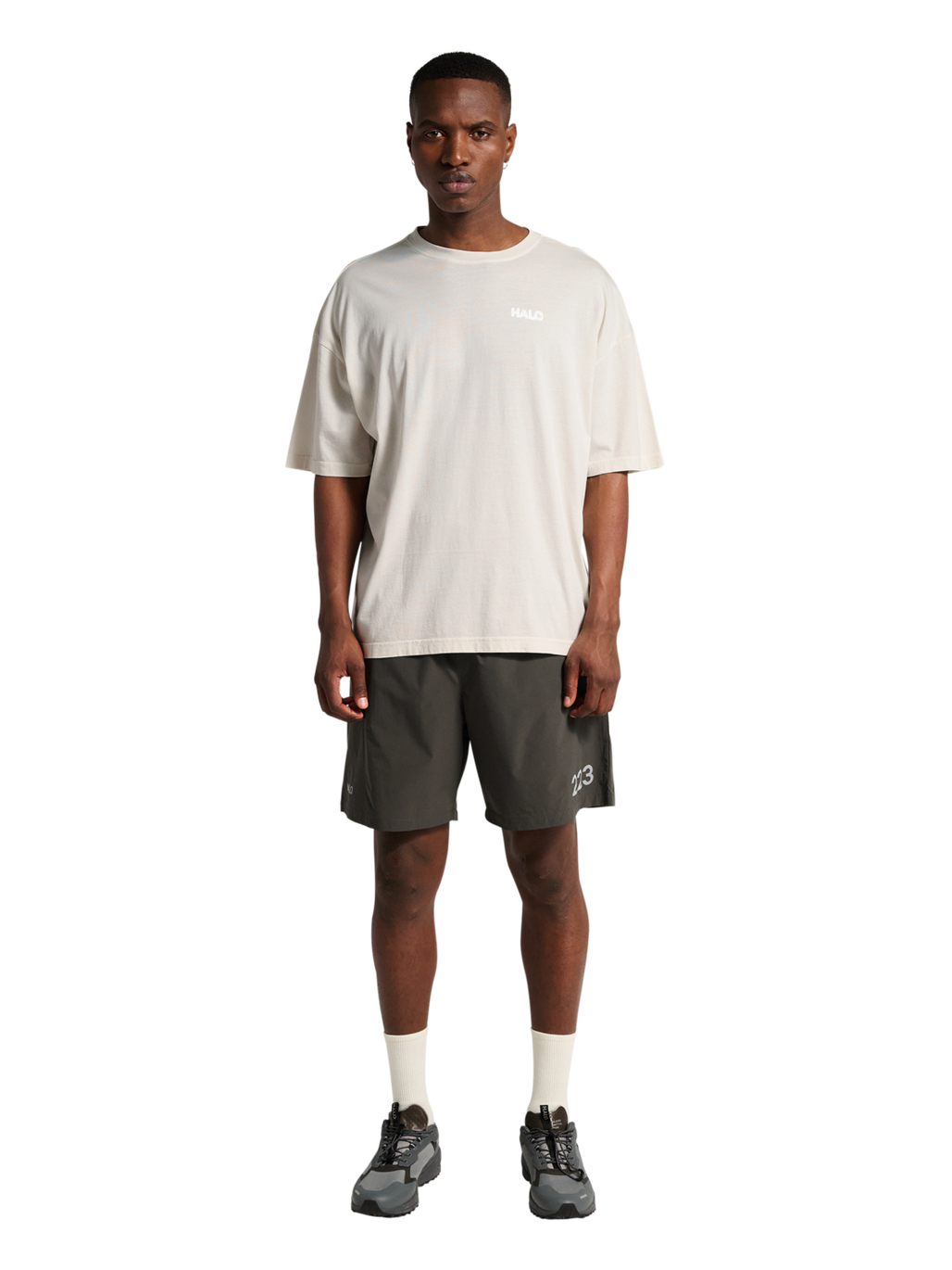 HALO DHOBI BOXY T-SHIRT, MARSHMALLOW, model
