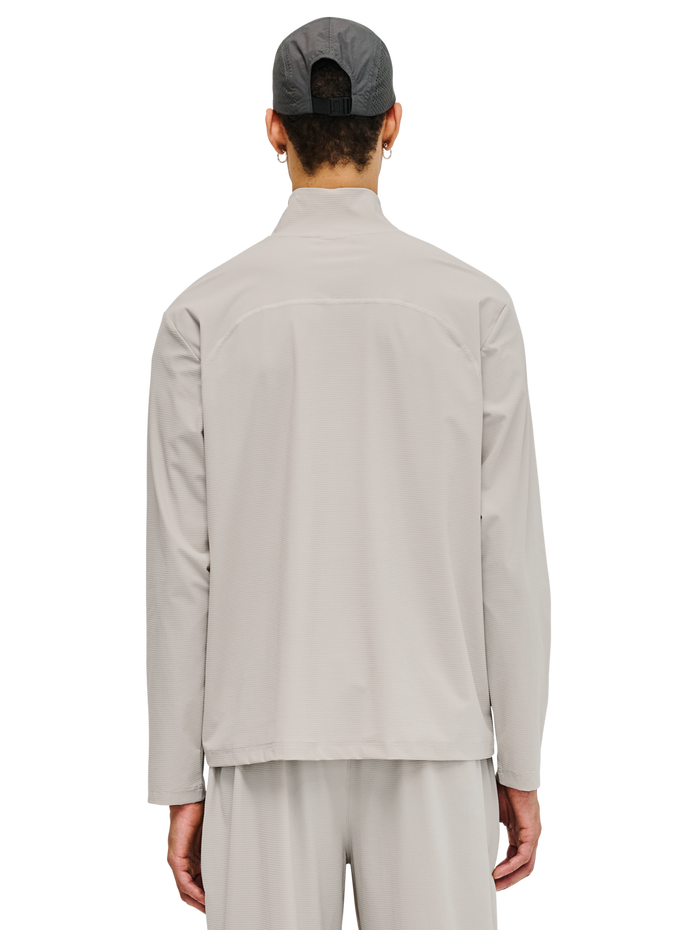 HALO APEX HALF ZIP, SILVER LINING, model