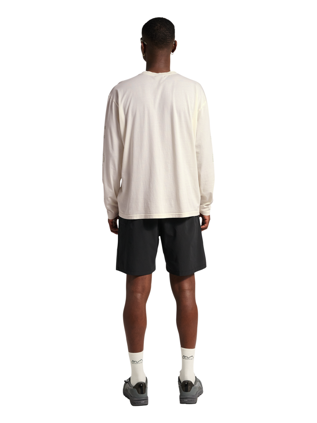 HALO GRAPHIC LOGO LONGSLEEVE, MARSHMALLOW, model