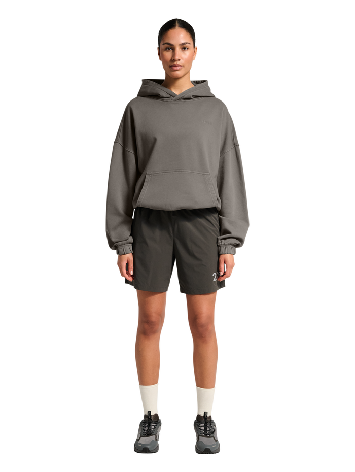 HALO DHOBI BOXY HOODIE, GUNMETAL, model