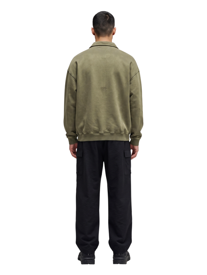 HALO BOXY POLO SWEAT, CAPERS, model