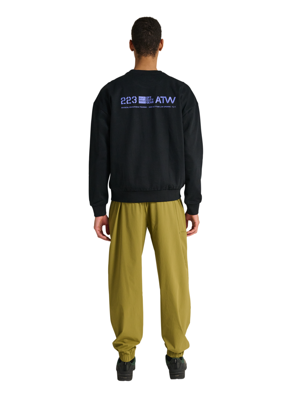 HALO GRAPHIC BOXY CREW, BLACK/PALACE BLUE, model