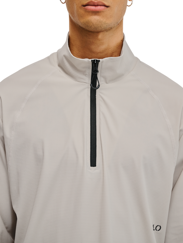 HALO APEX HALF ZIP, SILVER LINING, model