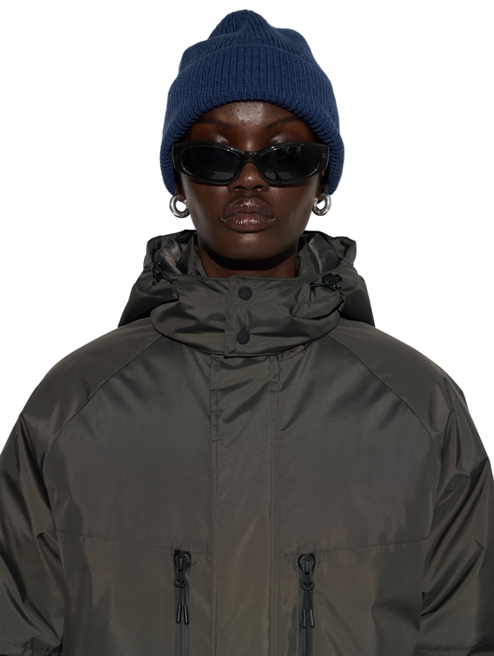 HALO WOOL MIX BEANIE, SARGASSO SEA, model