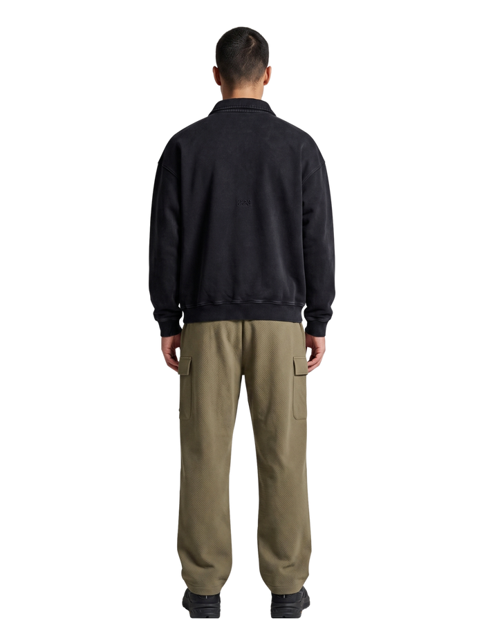 HALO BOXY POLO SWEAT, BLACK, model