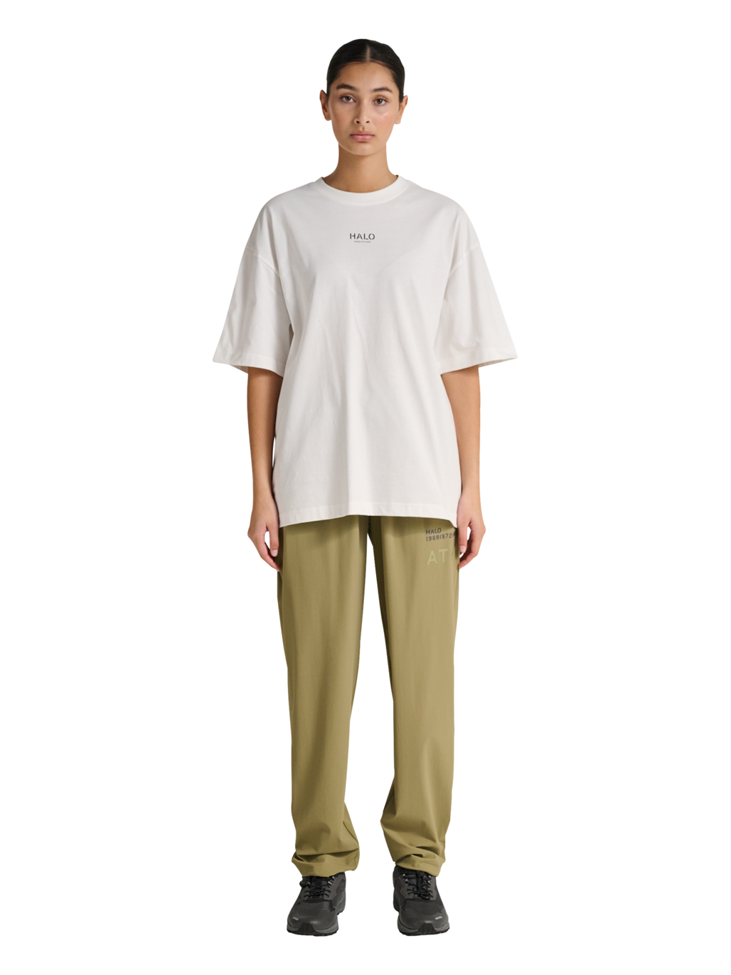HALO GRAPHIC BOXY T-SHIRT, MARSHMALLOW/SILVER/ASTRAL AURA, model