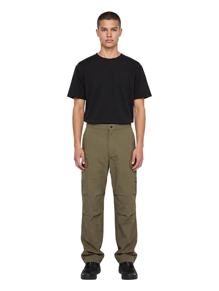 HALO ENHANCED RELAXED PANT, CAPERS, model