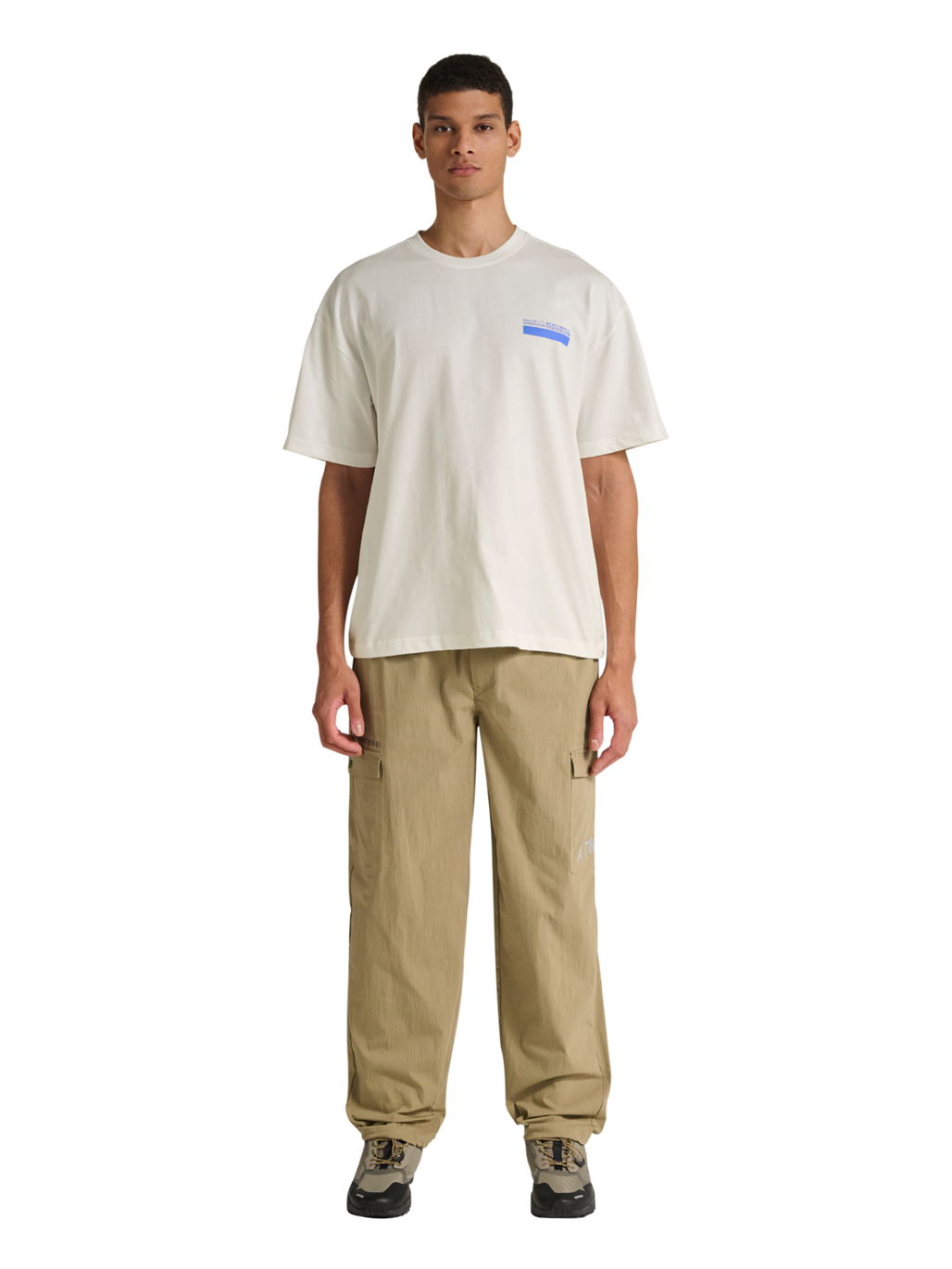 HALO GRAPHIC BOXY T-SHIRT, MARSHMALLOW/PALACE BLUE, model