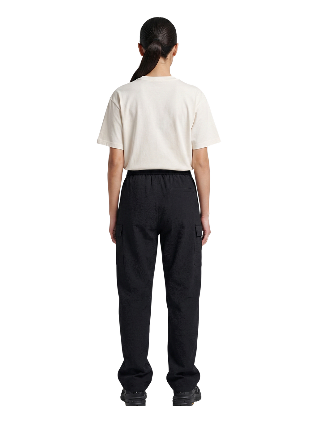 HALO ENHANCED RELAXED PANT, BLACK, model