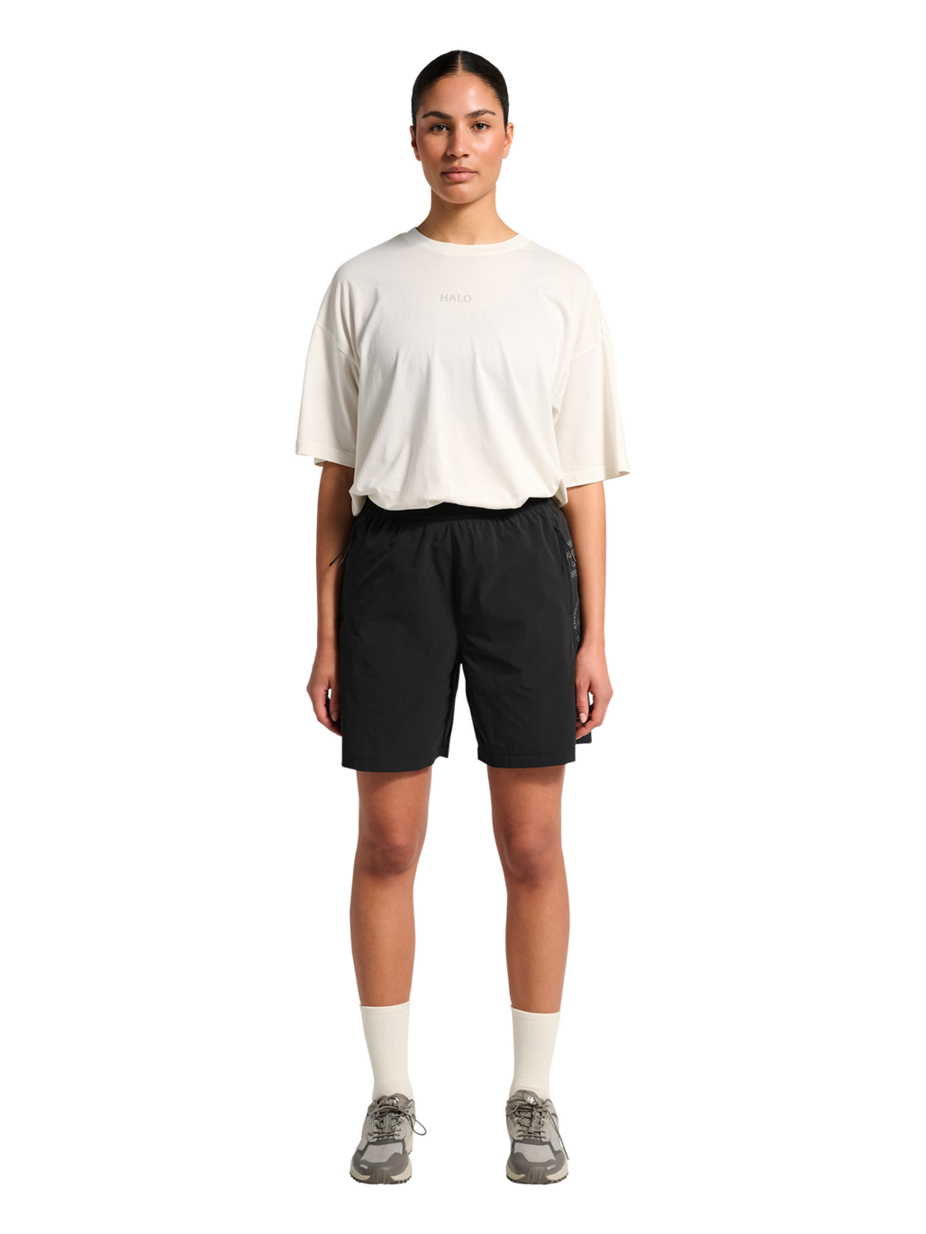 HALO GRAPHIC DIVISION SHORT, BLACK, model