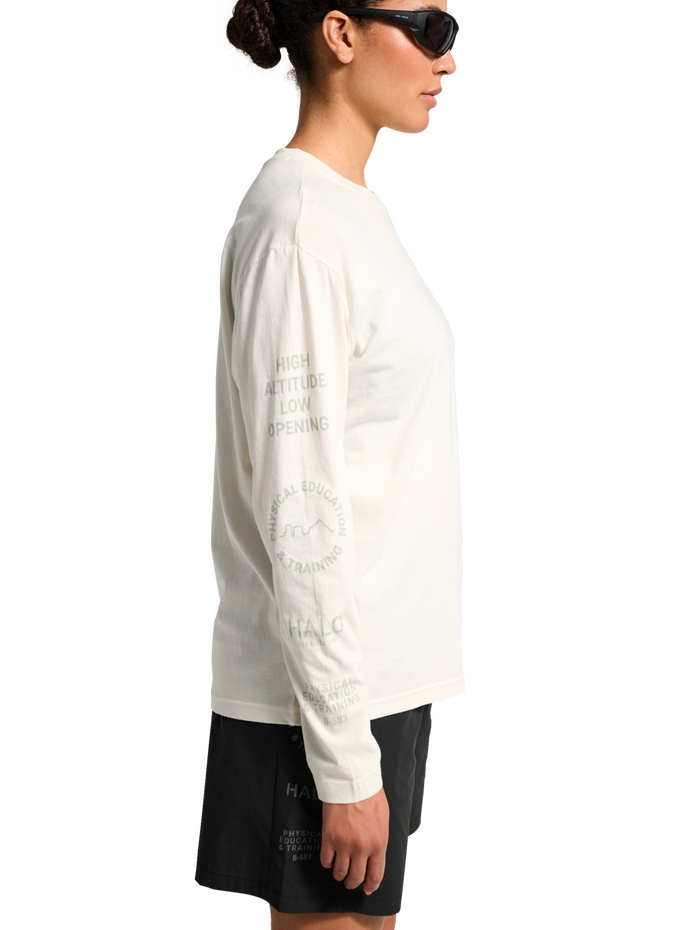 HALO GRAPHIC LOGO LONGSLEEVE, MARSHMALLOW, model