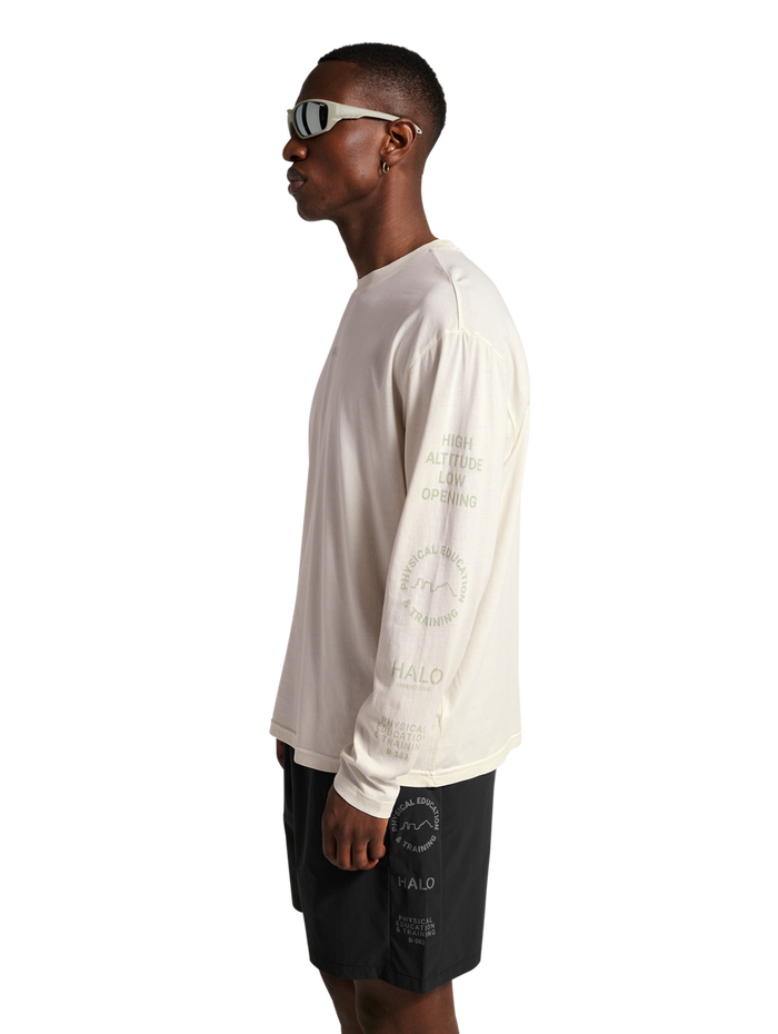 HALO GRAPHIC LOGO LONGSLEEVE, MARSHMALLOW, model