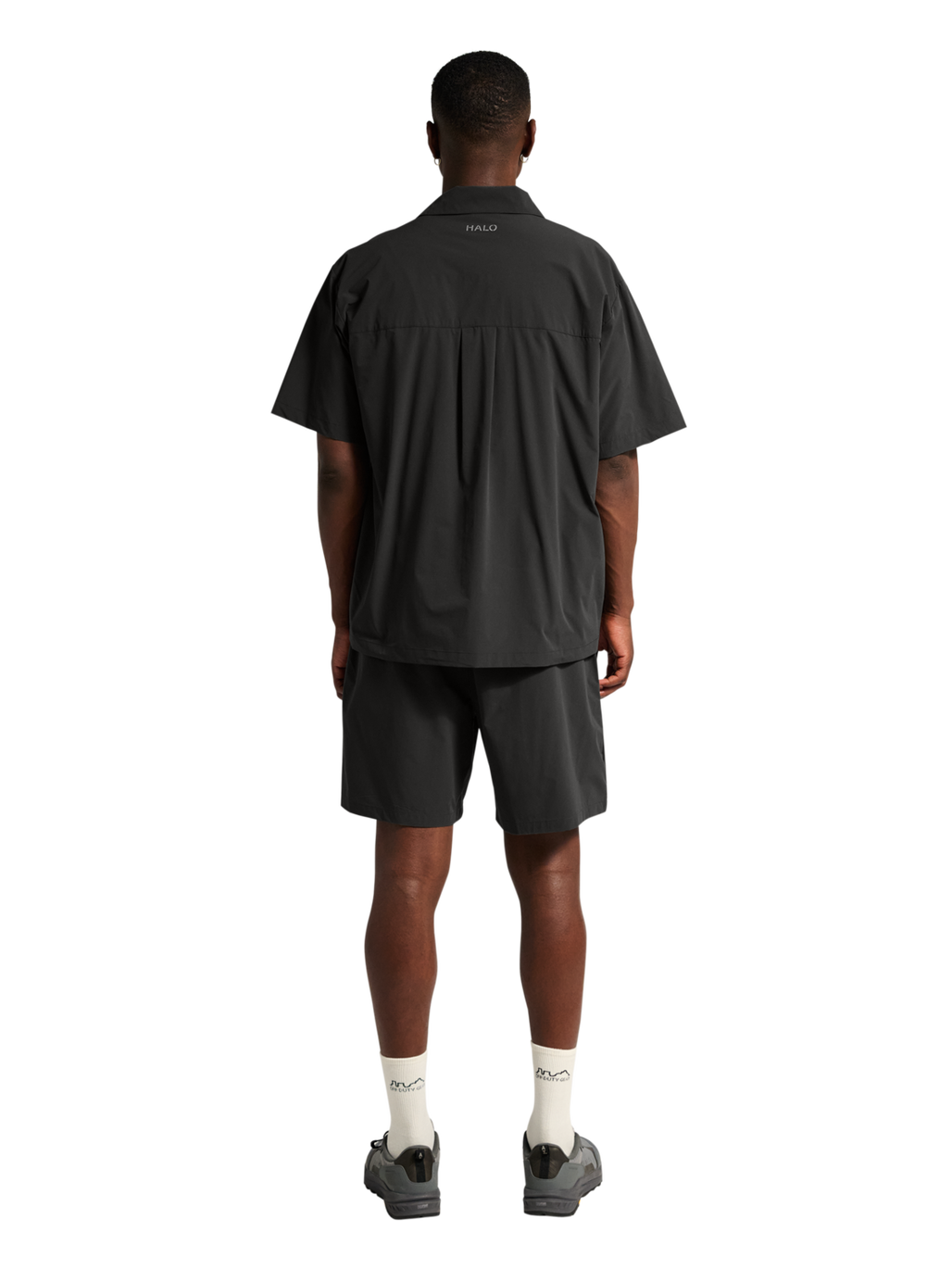 HALO DIVISION SHIRT, RAVEN, model