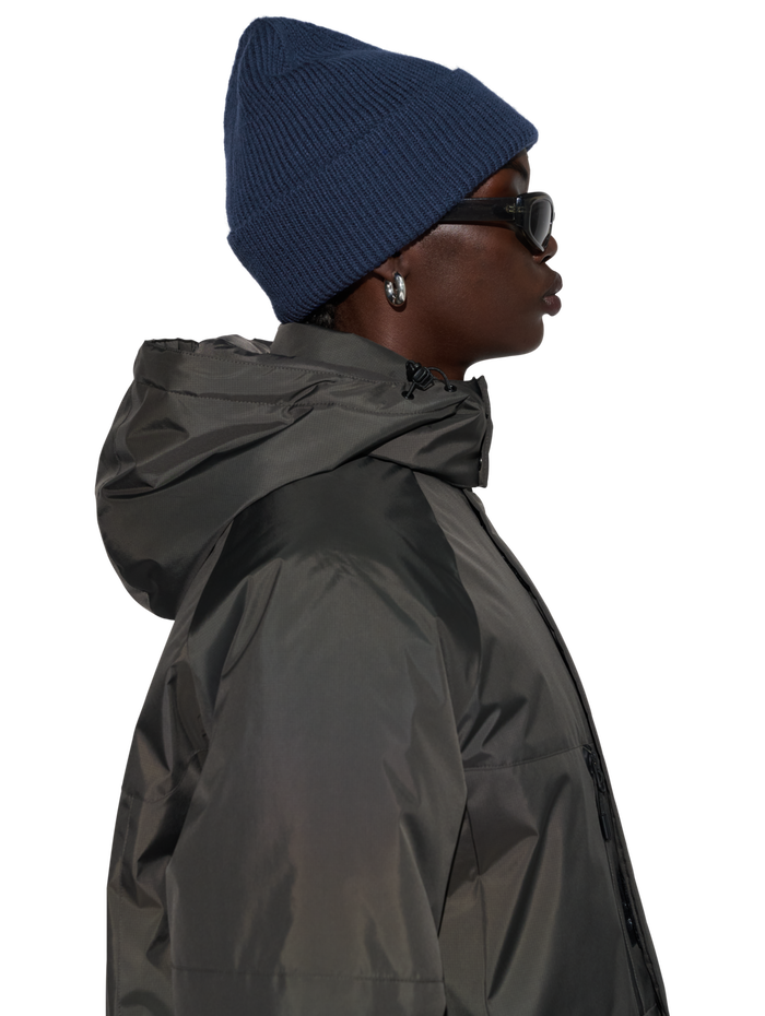 HALO WOOL MIX BEANIE, SARGASSO SEA, model