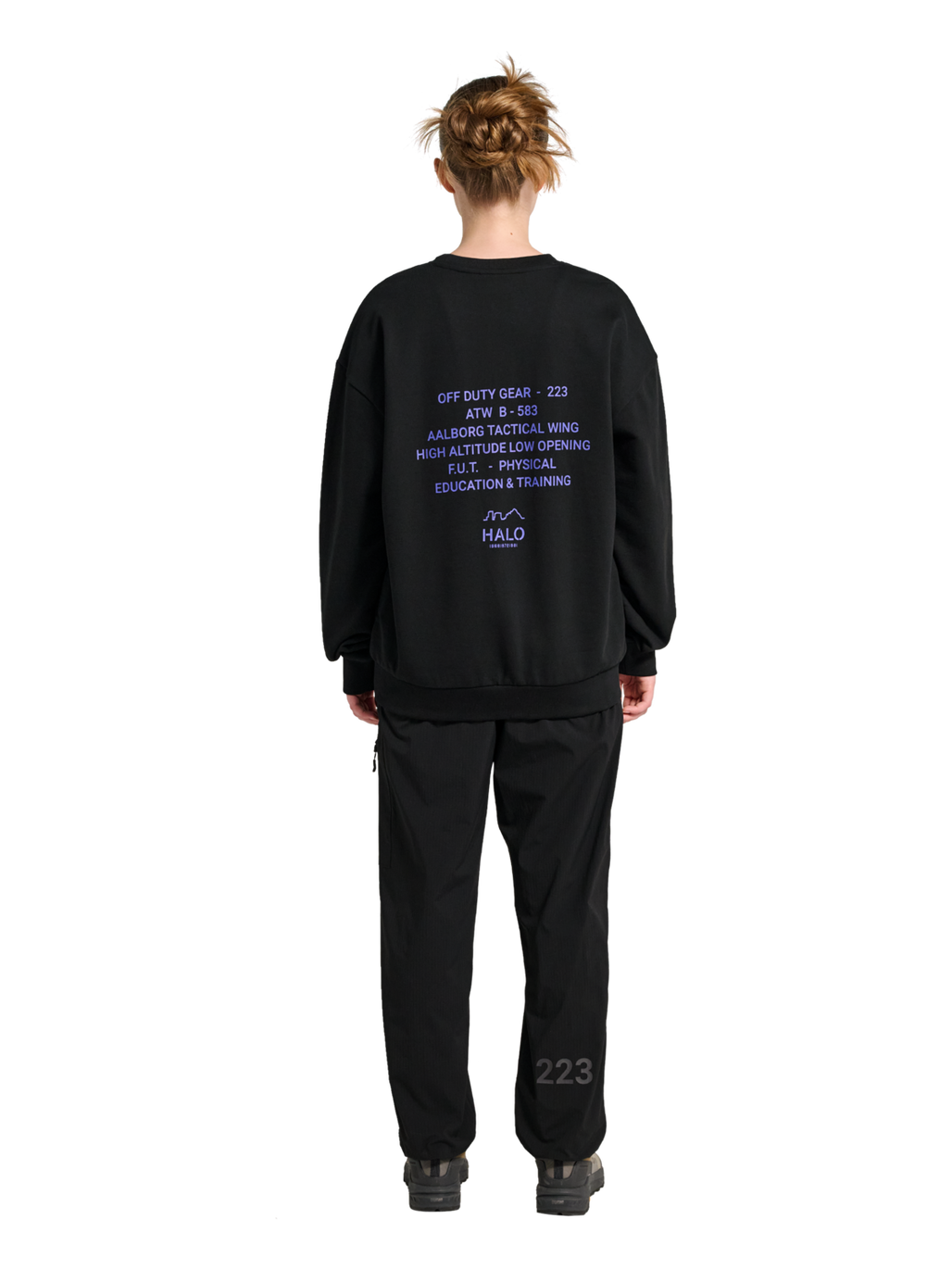 HALO GRAPHIC BOXY CREW, BLACK/BLACK, model