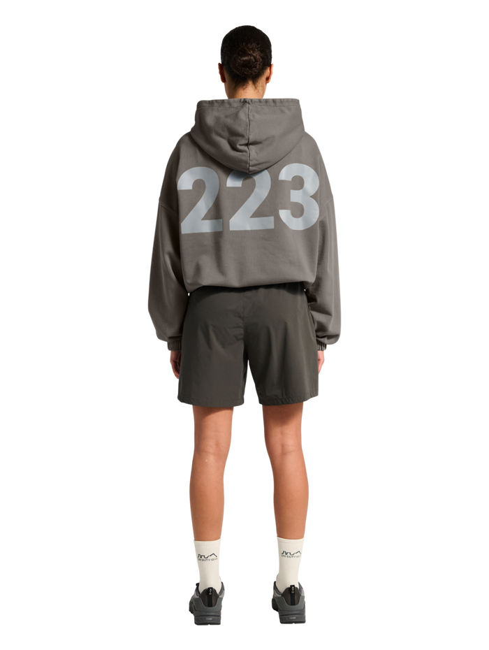 HALO DHOBI BOXY HOODIE, GUNMETAL, model