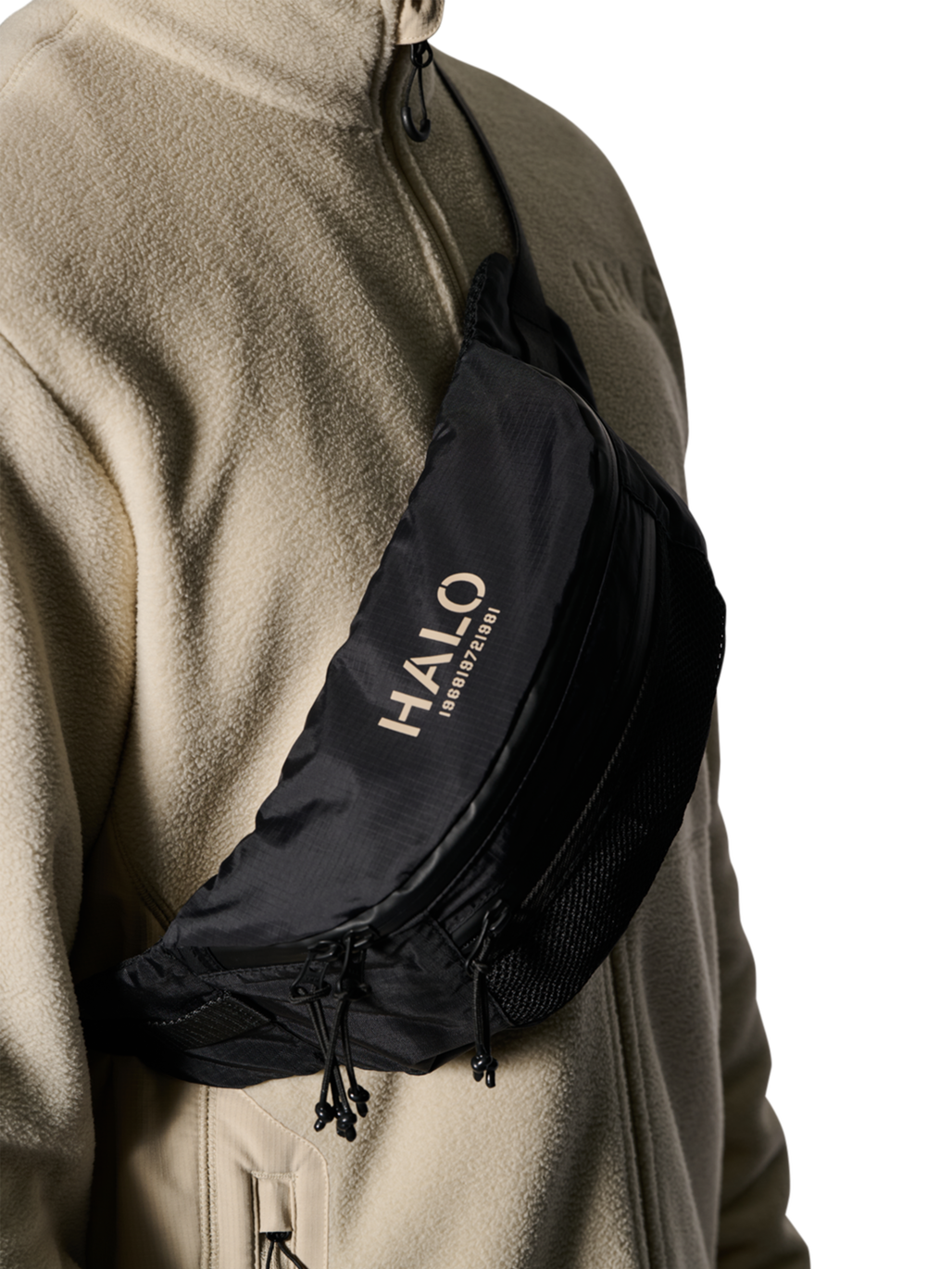HALO CROSSBODY BAG, BLACK, model
