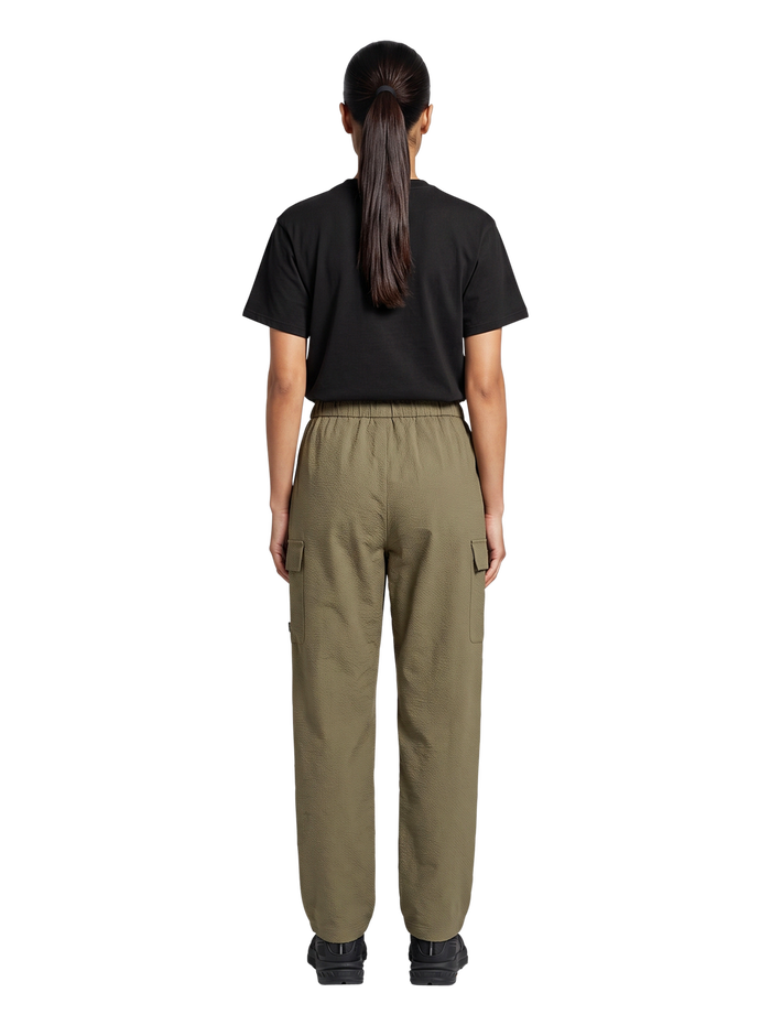 HALO ENHANCED RELAXED PANT, CAPERS, model