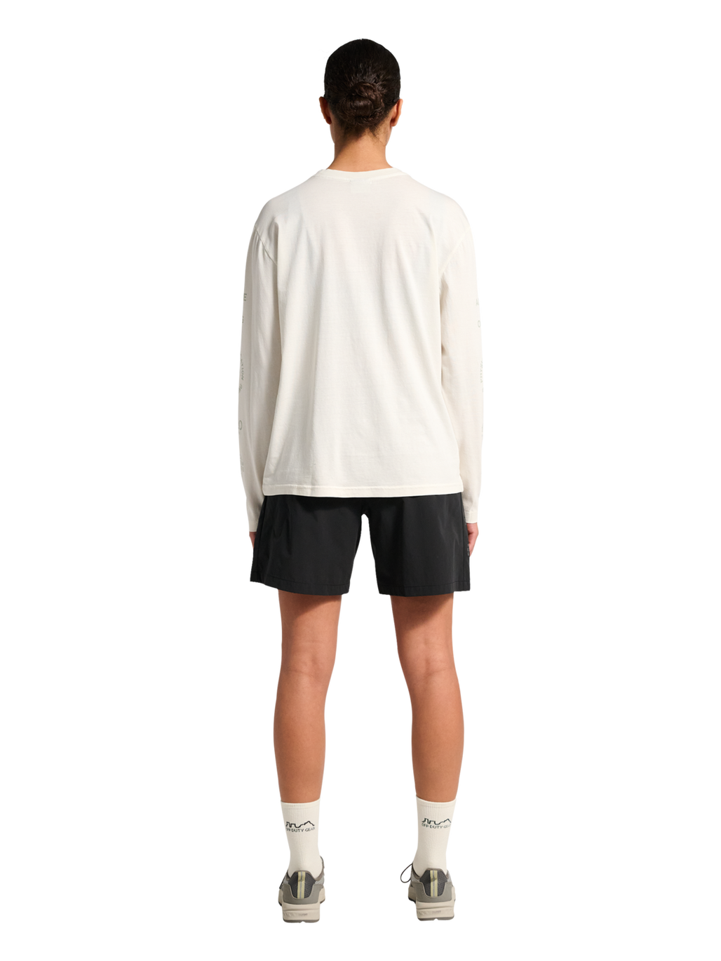 HALO GRAPHIC LOGO LONGSLEEVE, MARSHMALLOW, model