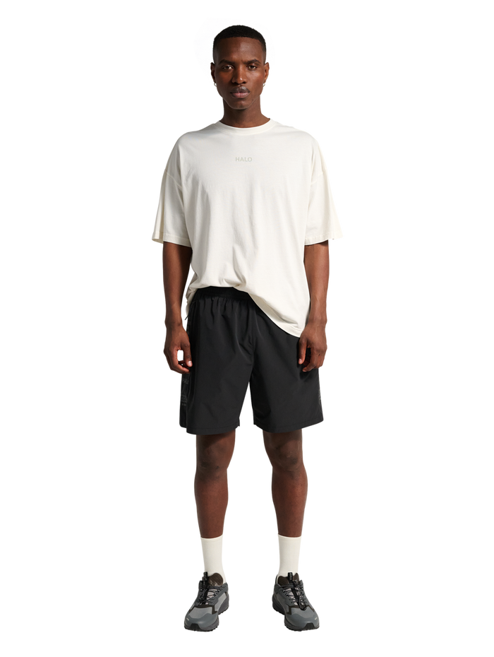 HALO GRAPHIC DIVISION SHORT, BLACK, model