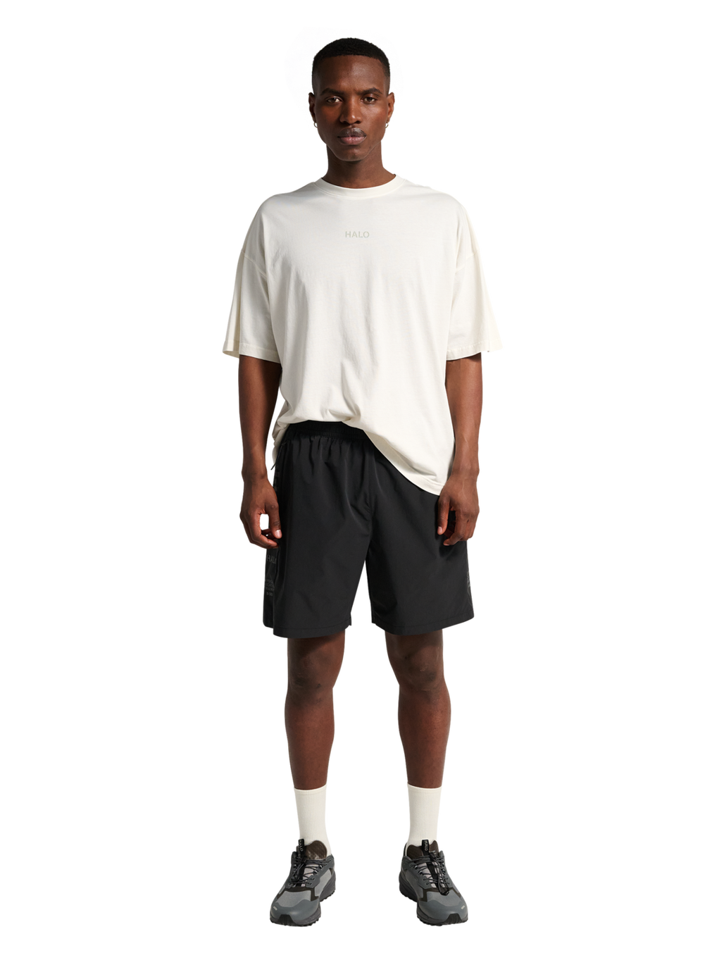 HALO GRAPHIC DIVISION SHORT, BLACK, model